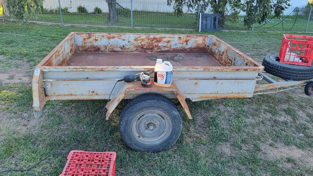 The trailer refurb is a work in progress atm. In this pic we started doing the wire brushing. Once done we painted it with Action Gel acid to get the rest of the rust off it.